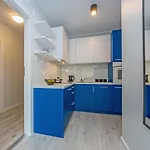 Glow Apartments, Dolny