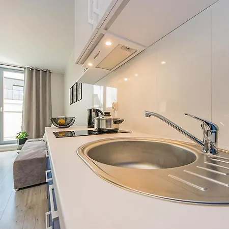 Glow Apartments, Dolny