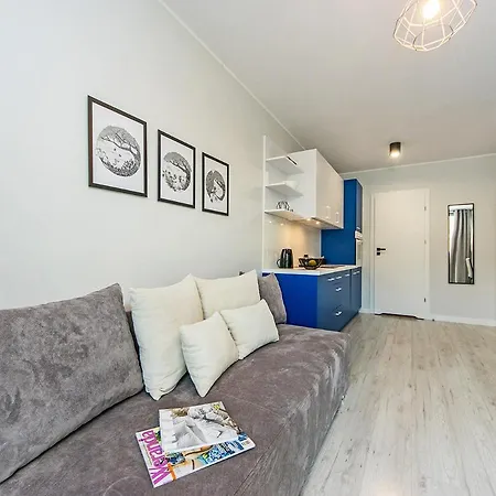 Glow Apartments, Dolny